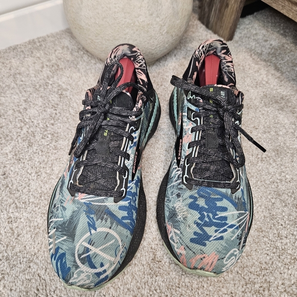 Brooks Women’s Adrenaline GTS 22 Tropical Yucca Flamingo Shoe Sneaker - Size 8 - Picture 4 of 7